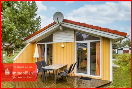 Rückansicht - Haus kaufen in Lübeck - Sonne satt! Ferienhaus in unmittelbarer Strandnähe