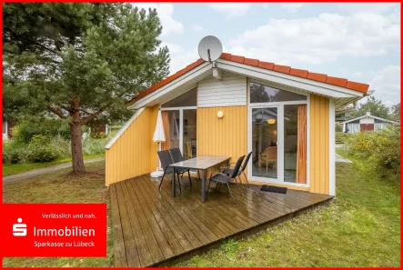 Rückansicht - Haus kaufen in Lübeck - Sonne satt! Ferienhaus in unmittelbarer Strandnähe