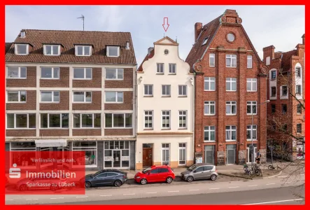  - Haus kaufen in Lübeck - Ansprechendes Mehrfamilienhaus mit Traveblick