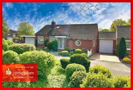 Blick aufs Haus - Haus kaufen in Lübeck - Gemütlicher Bungalow in ruhiger Lage auf schönem Erbpachtgrundstück