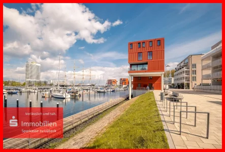 Blick auf die Wohnung - Wohnung kaufen in Lübeck - Exklusive Wohnung  in direkter Wasserlage