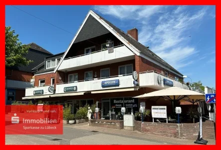 Blick von Fußgängerzone - Haus kaufen in Grömitz -  Zu verkaufen - Renditeobjekt in der Fußgängerzone von Grömitz