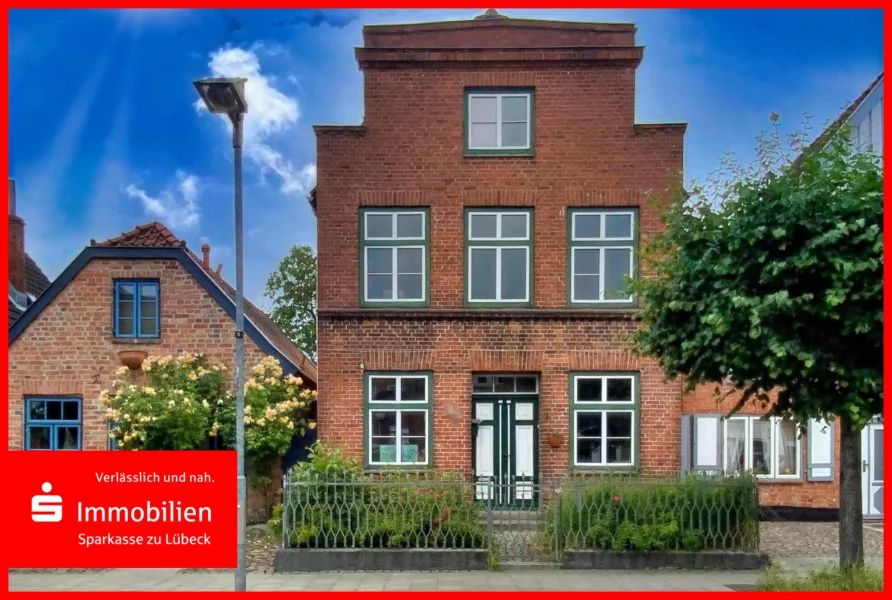 Straßenansicht - Haus kaufen in Lübeck - Historischer Charme in Travemündes Toplage