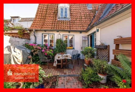 Terrasse - Haus kaufen in Lübeck - Beschauliches Ganghaus Nähe Heiligen-Geist-Hospital