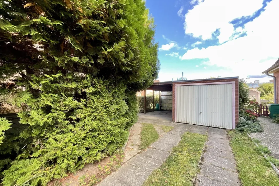 Garage und Carport