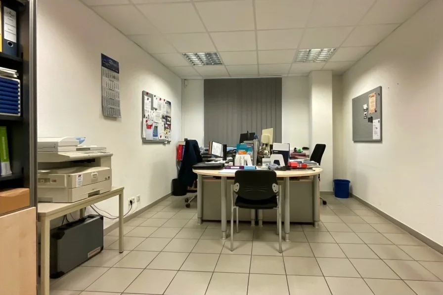 Büro EG