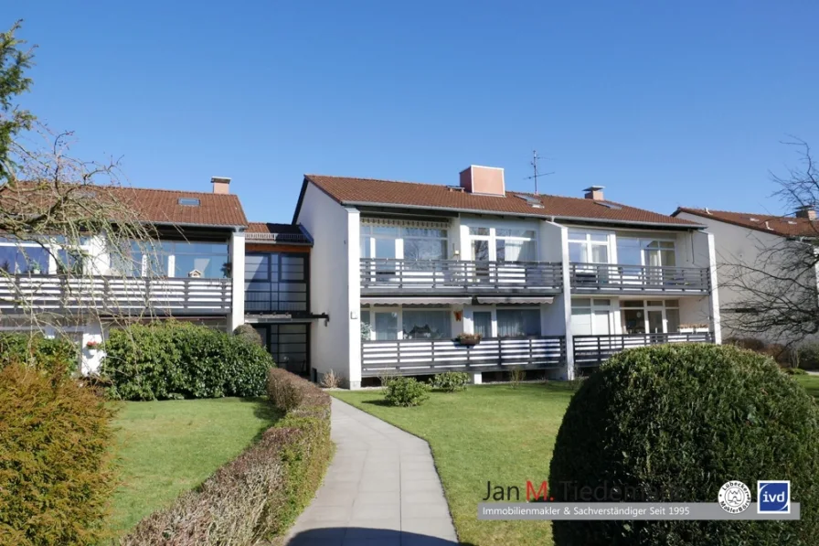 Hausansicht - Wohnung kaufen in Lübeck - St. Jürgen Siedlung Gärtnergasse: 3,5 Zimmer Wohnung Hochparterre mit Balkon, Garten und Garage