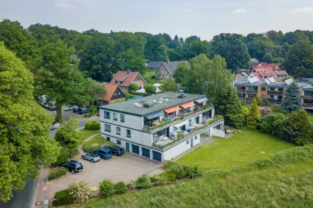 Luftbild - Wohnung mieten in Bendestorf - Tolle 3-Zimmer-Terrassenwohnung mit Poolbenutzung und (optionaler) Garage in Bendestorf