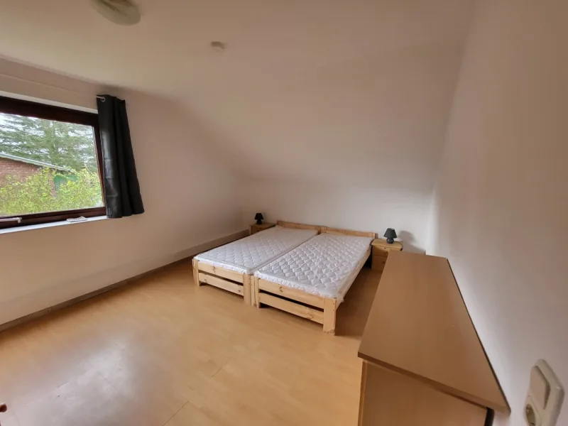 Schlafzimmer DG