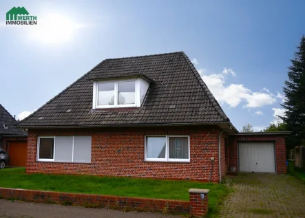 Straßenansicht - Haus kaufen in Marne - Wohnen für Jung und/oder Alt in zentraler aber ruhiger Lage von  Marne-Nordsee