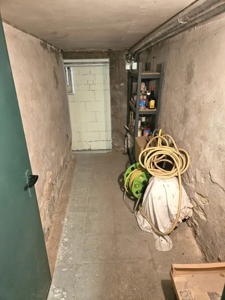 Vorratsraum im Keller