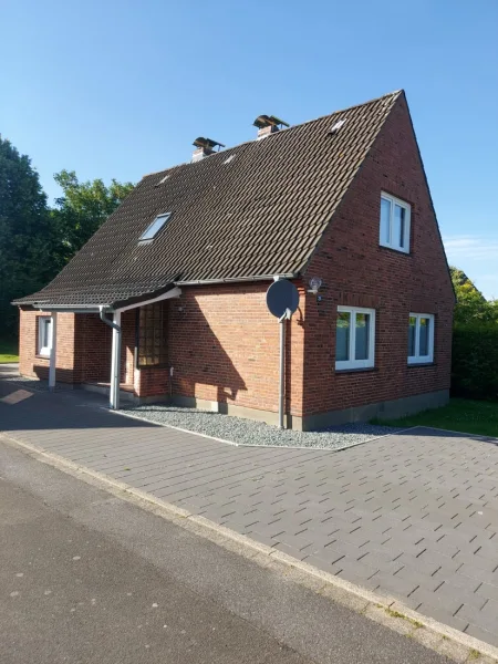 Aussenansicht - Haus kaufen in Büsum - Wohlfühlen im kernsanierten, modernen Flair in zentrumsnaher Sackgassenlage!