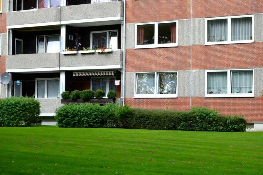 Wohnung - Wohnung kaufen in Heide - 3-Zimmer Wohnung mit Loggia im Erdgeschoss - vermietet