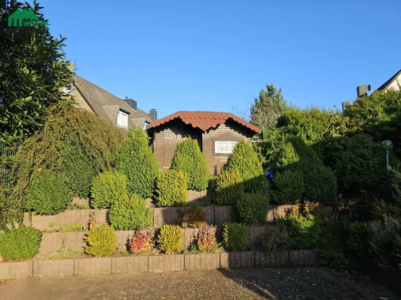 Blick auf die Hütte vom Parkplatz