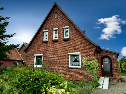 Aussenansicht vorne - Haus kaufen in Meldorf - Ihr neues Zuhause in Zentrumsnähe der Domstadt!