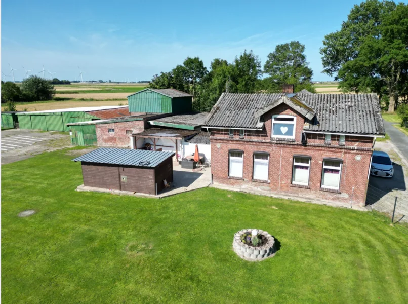 Aussenansicht - Haus kaufen in Busenwurth - Wohnhaus mit Nebengelass auf ca. 10.000 m² "Pferdehaltung möglich"