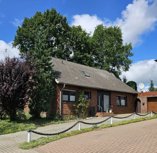 Aussenansicht - Haus kaufen in St. Michaelisdonn - Was will man mehr, top saniertes Einfamilienhaus