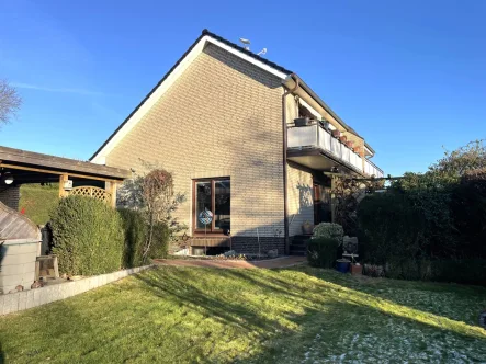 Gartenseite - Haus kaufen in Beckdorf - Modernisierte Viebrock - Doppelhaushälfte mit neuer Wärmepumpe und Vollkeller in ruhiger LageProvisionsfrei für Käufer !***360 Grad Rundgang***