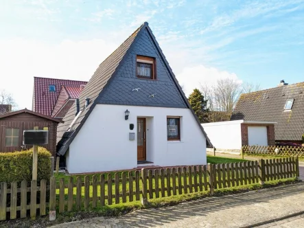 1 - Haus kaufen in Wittmund / Carolinensiel - Wunderschönes Ferienhaus - Nurdachhaus - in Carolinensiel/Harlesiel an der Nordseeküste