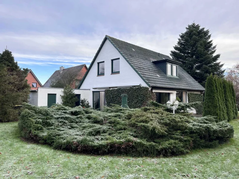 Gartenansicht - Haus kaufen in Grundhof - Wie für eine Familie gedacht - Einfamilienhaus mit großem Grundstück in Grundhof/Nähe Langballig