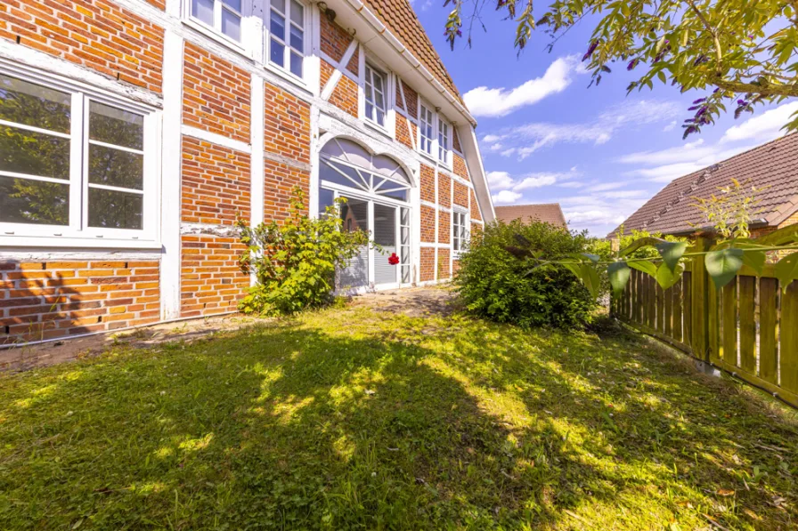 Titelbild - Haus kaufen in Niendorf an der Stecknitz - Mit Charme und Rendite – Attraktives Mehrfamilienhaus - Courtagefrei für Käufer