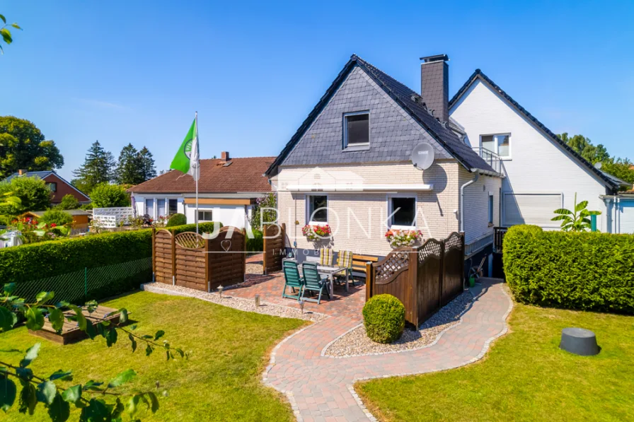 Gartenblick - Haus kaufen in Krummesse - Gemütliches Einfamilienhaus am Elbe-Lübeck-Kanal - Courtagefrei für Käufer