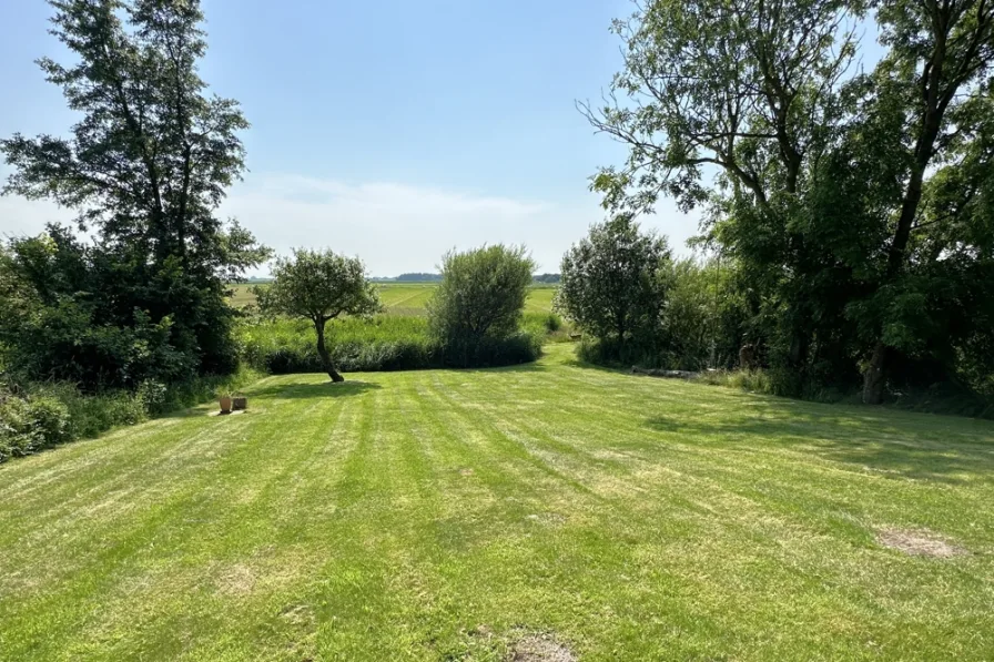 Gartenansicht mit Weitblick