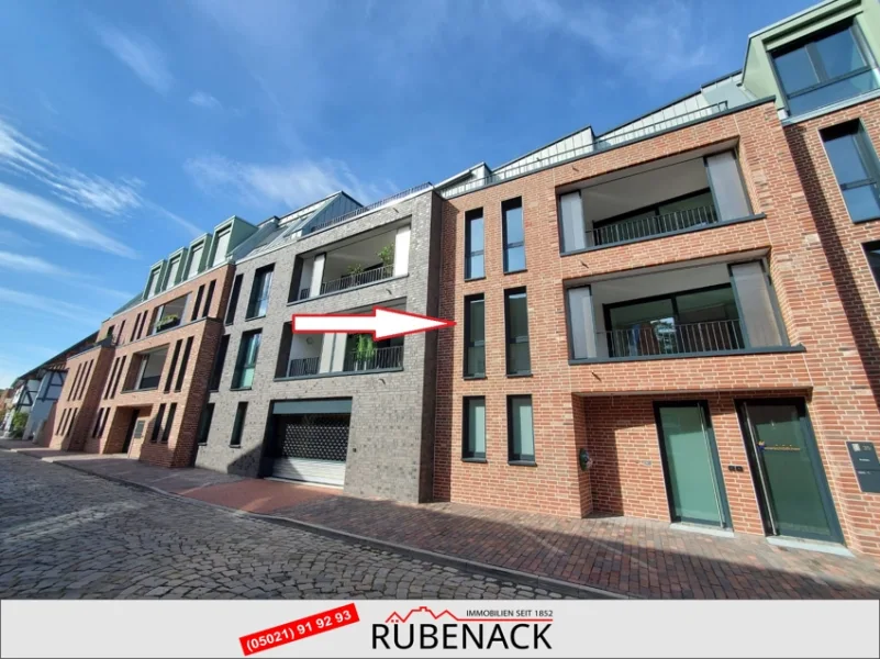  - Wohnung kaufen in Nienburg/Weser - Moderne Apartmentwohnung mit EBK in Top-Lage mit Balkon, Garage und Aufzug