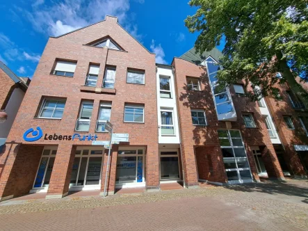  - Büro/Praxis mieten in Nienburg - Helle Praxis- oder Bürofläche in der Hauptfußgängerzone, Aufzug im Haus!
