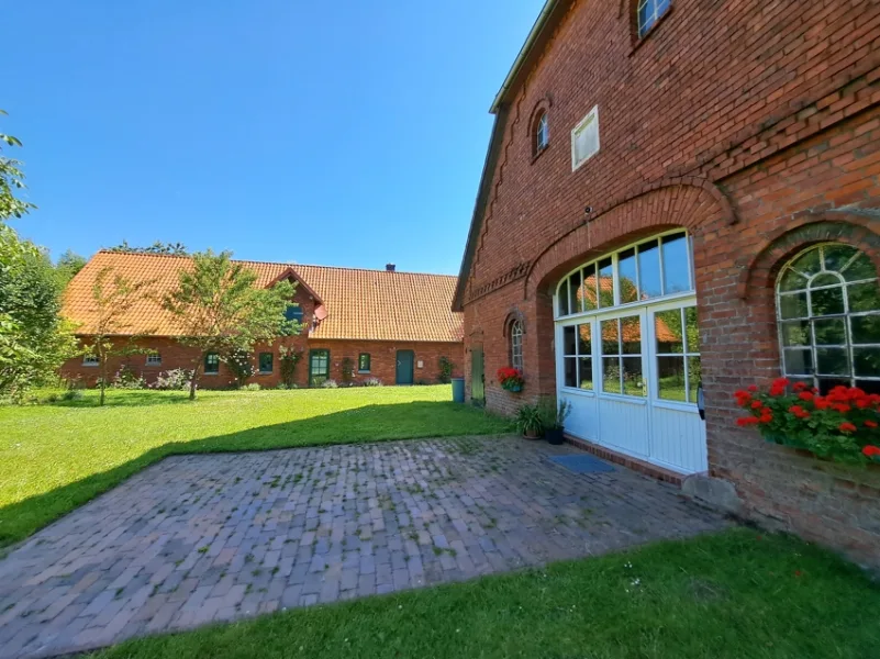 Haupt- u. Gästehaus - Haus kaufen in Staffhorst / Dienstborstel - Reserviert - Wohnen auf dem Land! Zwei Häuser in herrlich ruhiger Lage zwischen Nienburg und Bremen