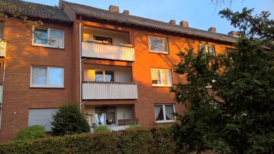  - Wohnung mieten in Nienburg (Weser) - Helle Etagenwohnung mit Loggia! - Ideal für Pendler-