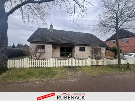  - Haus kaufen in Nienburg - Charmantes Ein- oder Zweifamilienhaus mit großzügigem Garten und Garage in Erichshagen