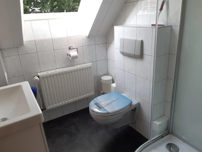 Wohnung 2, Bad mit Dusche