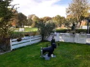 Garten mit Blick in den anliegenden Park