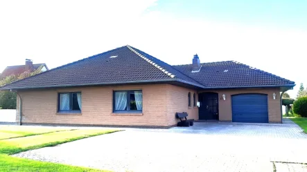 Alma-Rogge-Strasse - Haus kaufen in Butjadingen - Schöner Bungalow in hervorragender Lage von Burhave