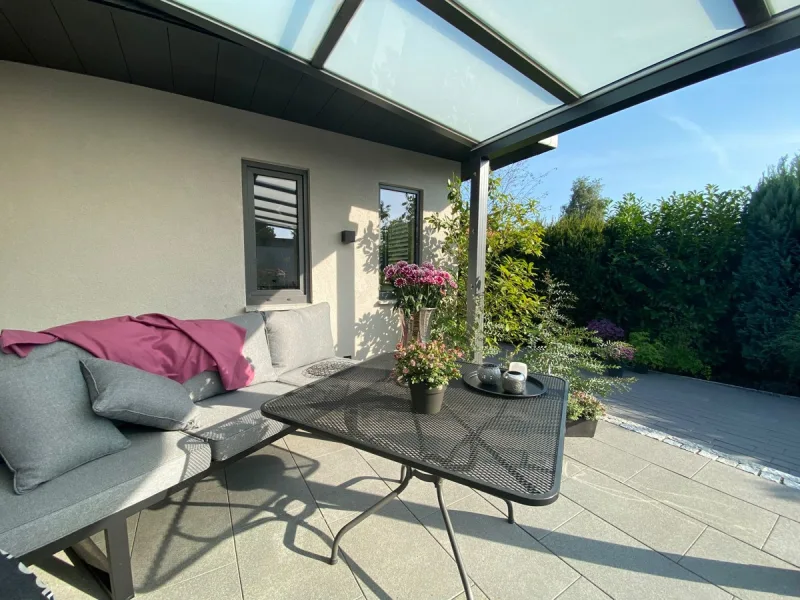 überdachte Terrasse