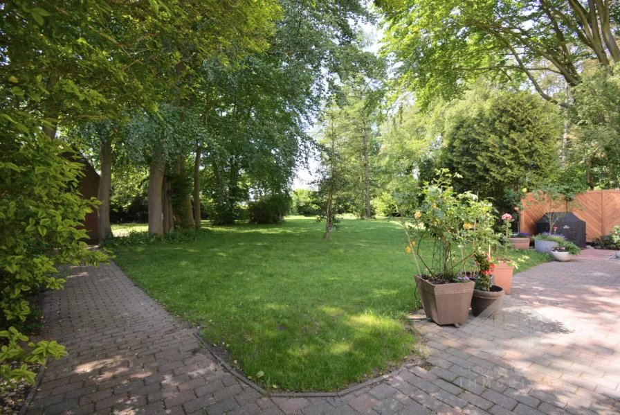 Zugang zum Garten und zur Terrasse