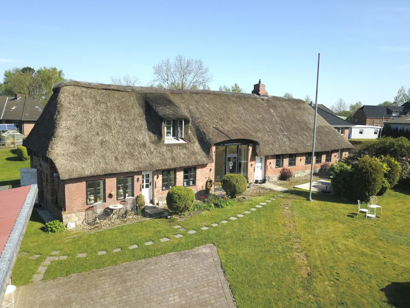 Ansicht 5 - Haus kaufen in Rantrum - **TOP ** Reetdachanwesen  voll saniert, ruhig in Rantrum