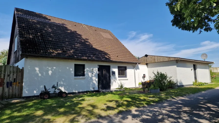 Ansicht 1 - Haus kaufen in Kleinwiehe - Ruhiges schönes EFH in Kleinwiehe (viel saniert)