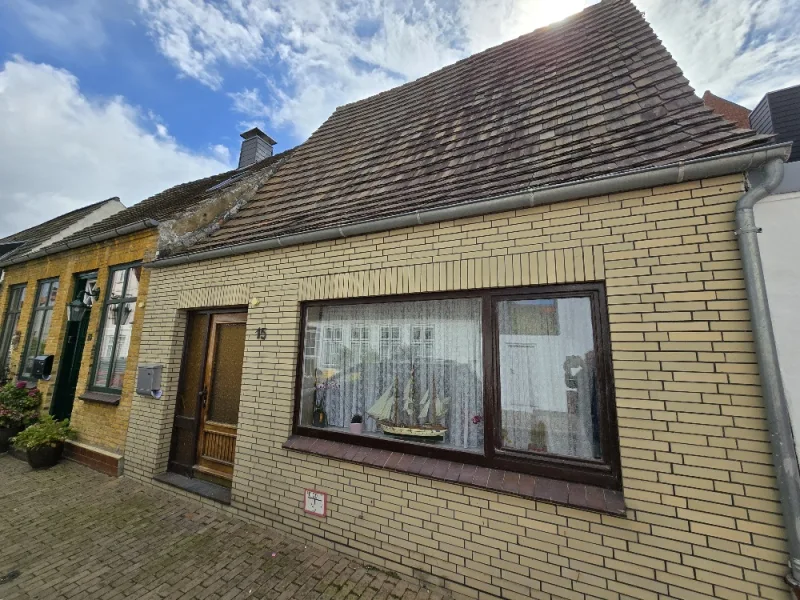 Ansicht, Straße - Haus kaufen in Friedrichstadt - **Gelegenheit**Handwerkerhaus**exponierte Lage** in Friedrichstadt**