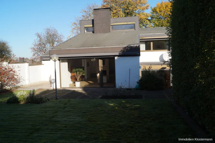 Ansicht aus dem Garten - Haus kaufen in Osnabrück - Hochwertiges Einfamilienhaus in begehrter Lage am Westerberg