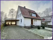 Carport mit Hofauffahrt