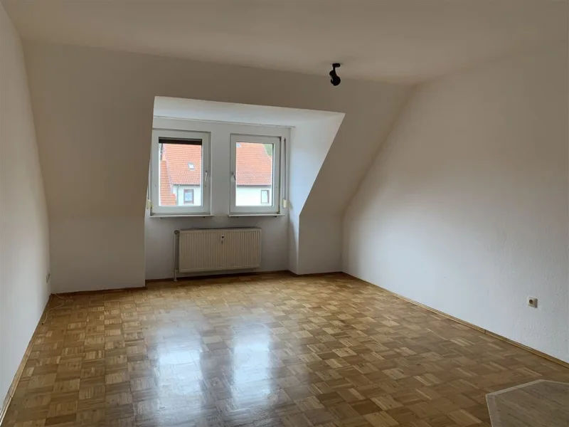 Wohnzimmer - Wohnung mieten in Osterode - *2-Zimmer-Dachgeschosswohnung mit Einbauküche im Zentrum von Osterode!*