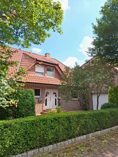 734098 - Haus kaufen in Papenburg - Großzügiges Mehrgenerationenhaus mit zusätzlicher Einlieger-/Ferienwohnung in bevorzugter Wohnlage "Kapitäns-Viertel"