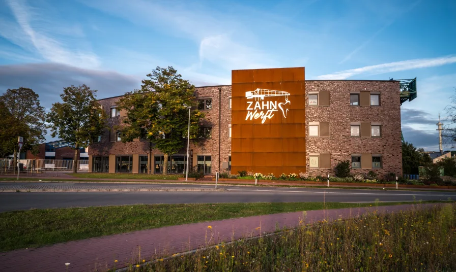 Außenansicht - Büro/Praxis mieten in Papenburg - !!!Wunderschönes Büro mit Gemeinschaftsflächen und Blick auf den Yachthafen!!!