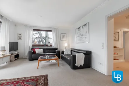 Wohnbereich - Wohnung mieten in Hamburg - Möbliert und stilvoll eingerichtete: 2-Zimmer-Wohnung mit Blick auf den Feenteich