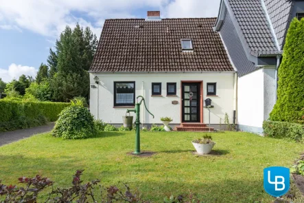 Charmantes Einfamilienhaus  - Haus kaufen in Kiel - Idyllisch gelegenes Einfamilienhaus in Kiel-Elmschenhagen