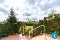 Terrasse mit Gartenzugang