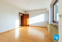 Schlafzimmer mit Einbauschrank