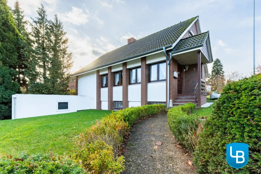 Hausansicht - Haus kaufen in Bad Segeberg - Einfamilienhaus mit großzügigem Garten und vielfältigen Gestaltungspotenzial für Ihre Familie